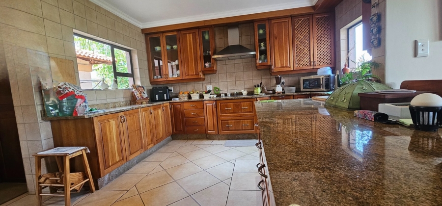 5 Bedroom Property for Sale in Birdwood Estate North West